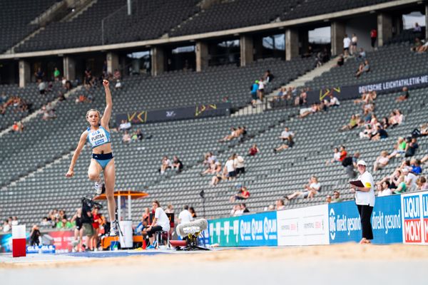 Maria Purtsa (LAC Erdgas Chemnitz) im Dreisprung waehrend der deutschen Leichtathletik-Meisterschaften im Olympiastadion am 25.06.2022 in Berlin